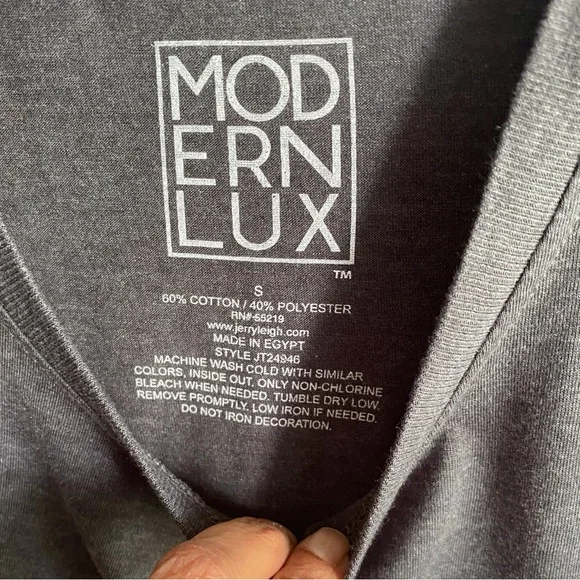 DOG MOM T-Shirt Women’s Size S - Picture 2 of 5